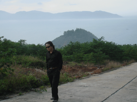 Chào Tháng Năm
